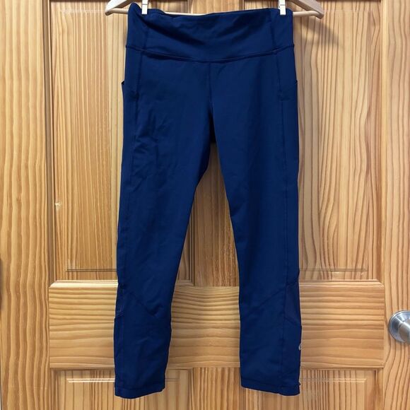 Lululemon Navy Blue Cropped Fast and Free Leggings with Pockets - Picture 1 of 5